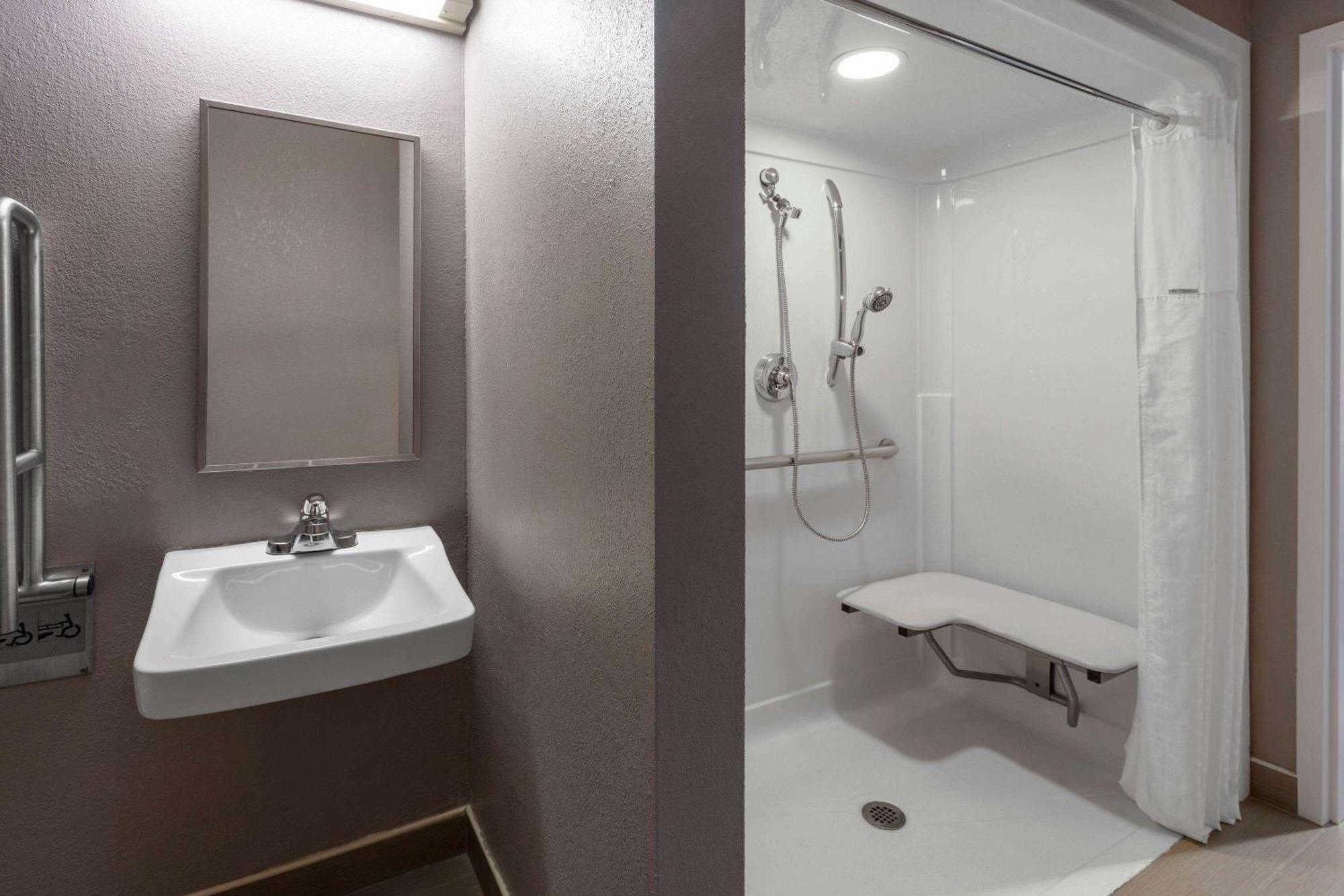 Microtel Inn & Suites By Wyndham Bethel/Danbury Exteriér fotografie