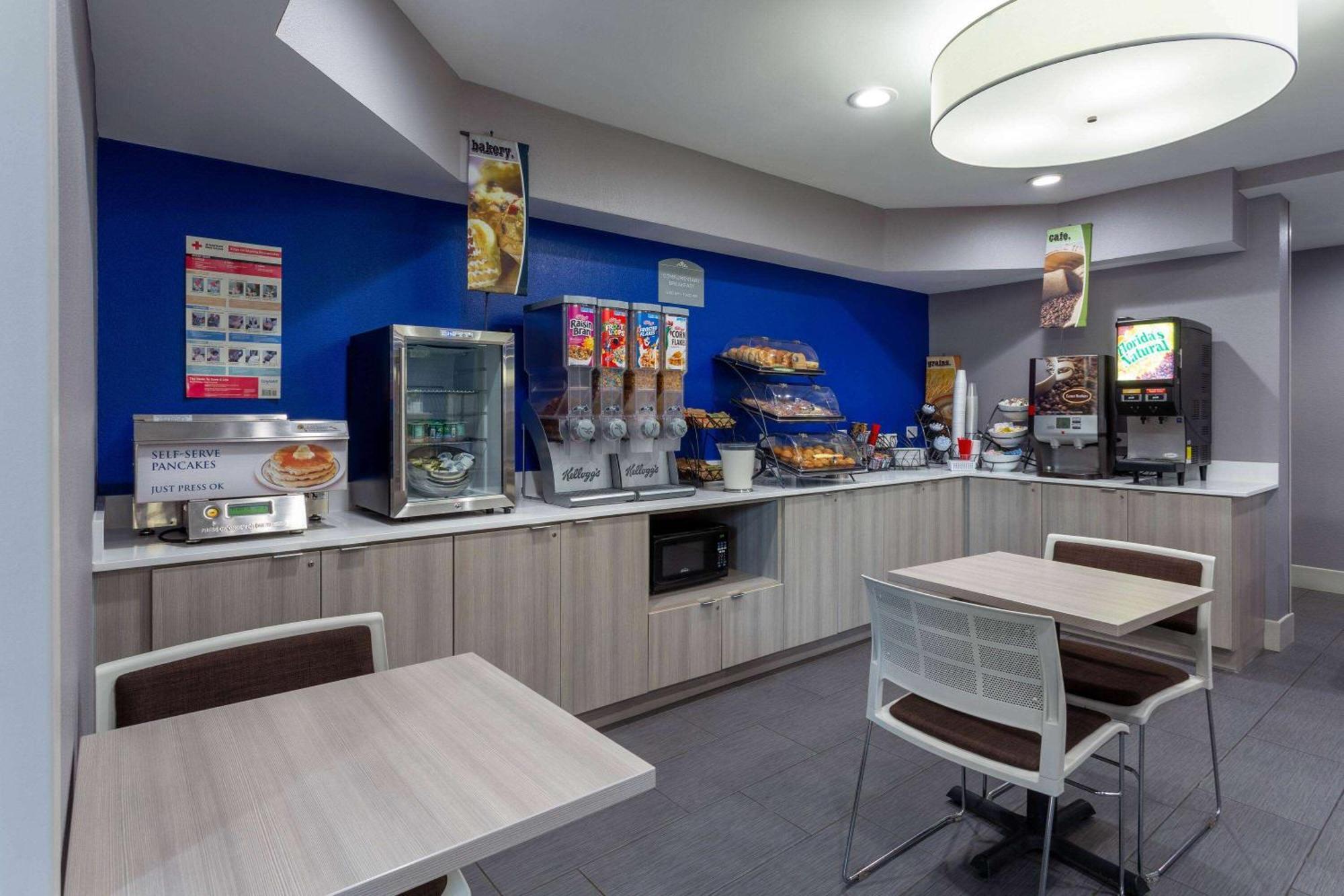 Microtel Inn & Suites By Wyndham Bethel/Danbury Exteriér fotografie