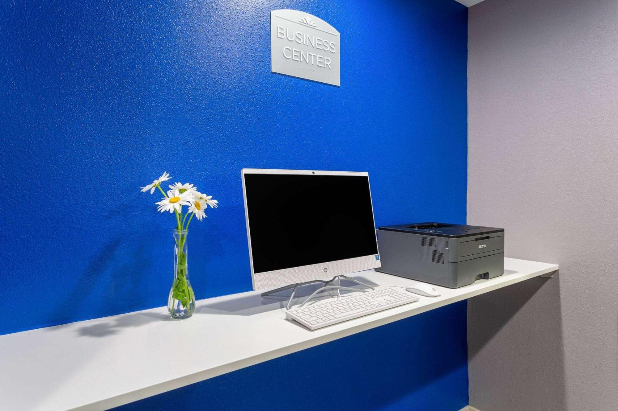 Microtel Inn & Suites By Wyndham Bethel/Danbury Exteriér fotografie