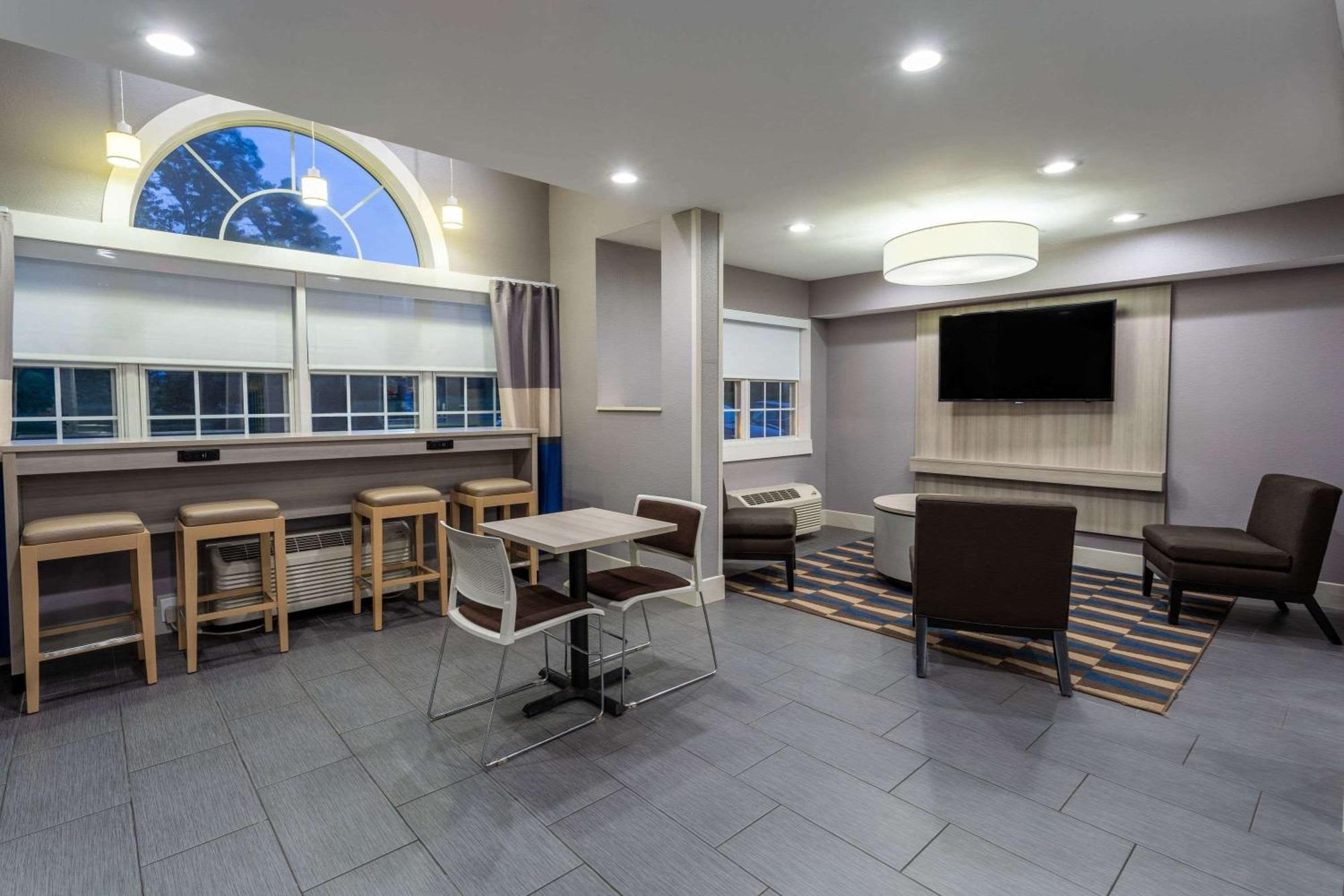 Microtel Inn & Suites By Wyndham Bethel/Danbury Exteriér fotografie