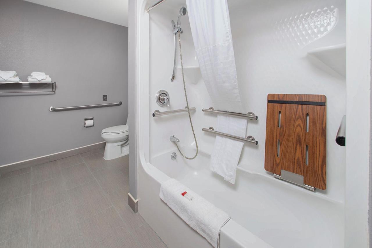 Microtel Inn & Suites By Wyndham Bethel/Danbury Exteriér fotografie