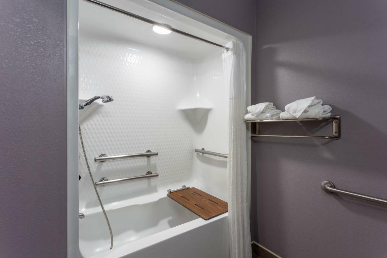 Microtel Inn & Suites By Wyndham Bethel/Danbury Exteriér fotografie